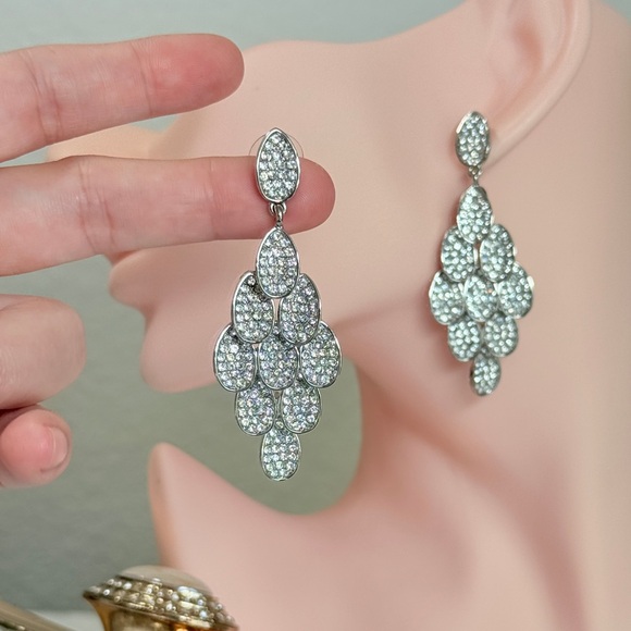 ⚜️ Elegant Silver Drop Earrings - Picture 8 of 8